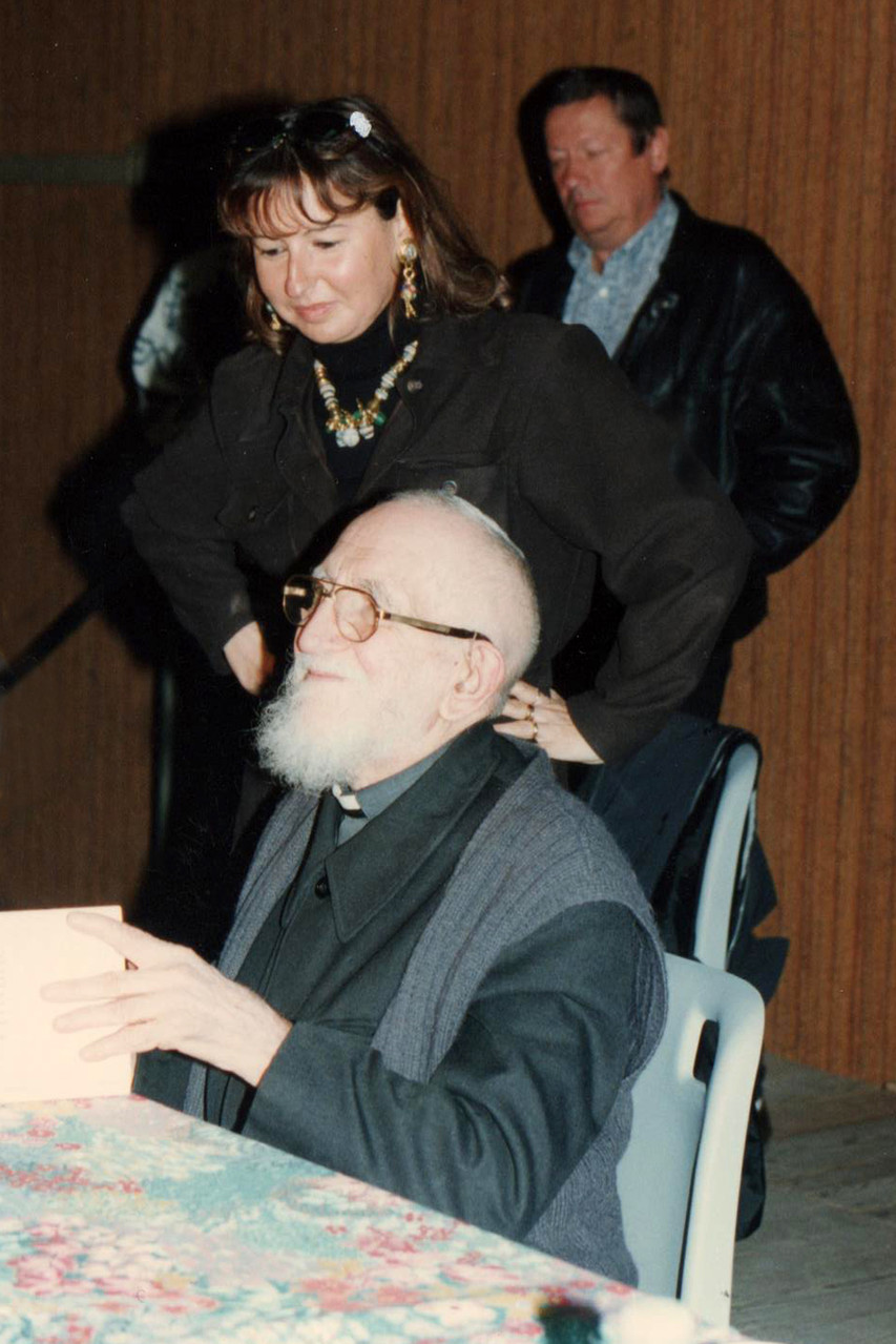 Abbé Pierre et Anik Couble - Tarare 1997 - Photo © Anik COUBLE