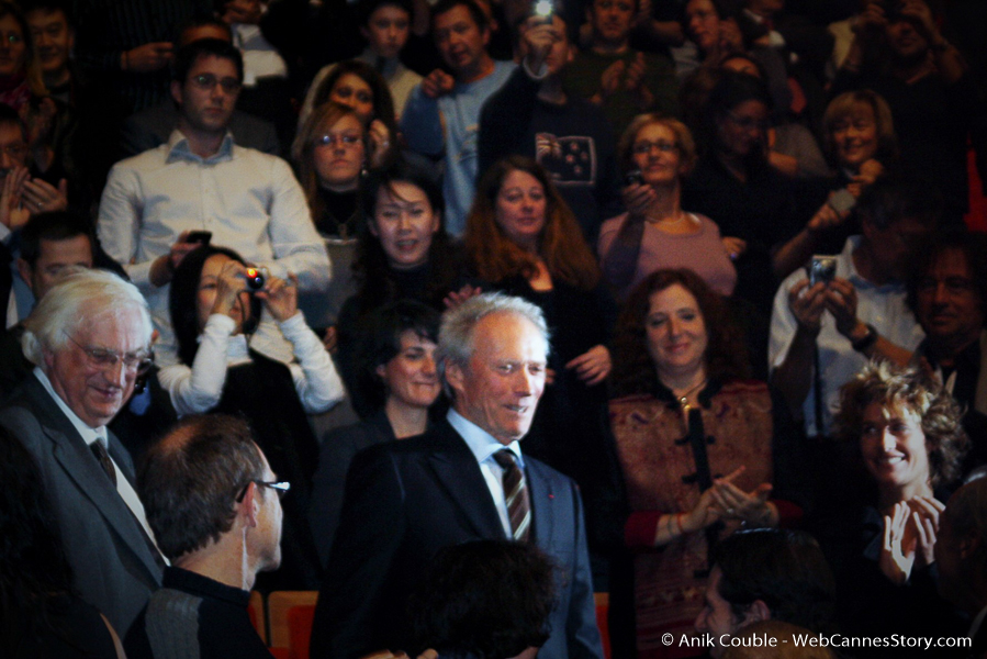 Bertrand Tavernier et Clint Eastwood, lors de la remise du Prix Lumière à Clint Eastwood - Festival Lumière 2009 - Lyon- Photo © Anik Couble