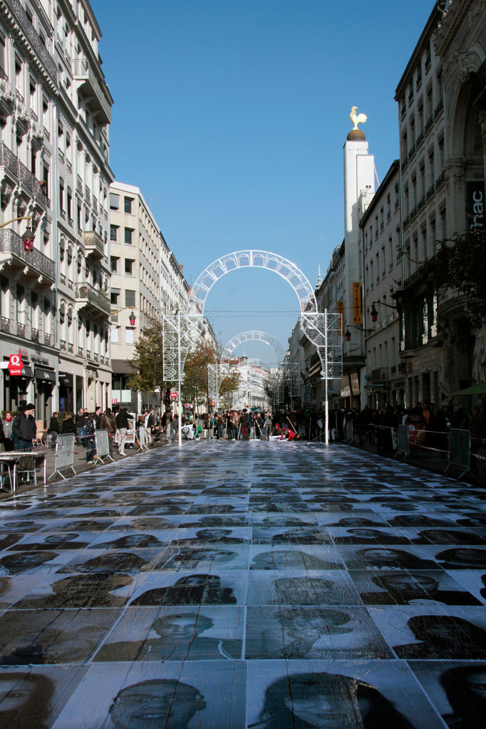 Rue de la République - Installation artistique - Inside Out - JR - Lyon - Photo © Anik COUBLE  