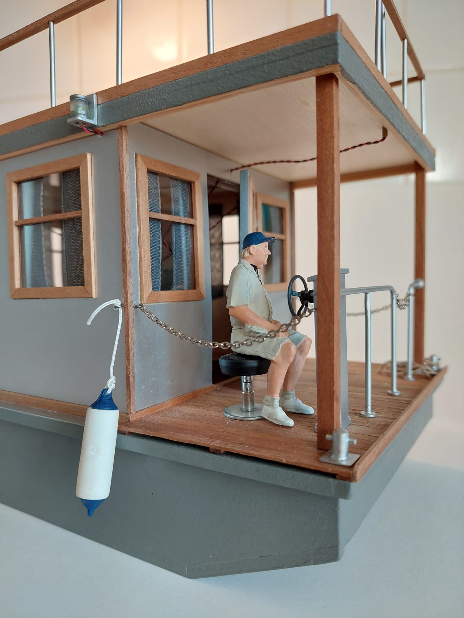 Mit Motor und Steuerung - remute controlled boat