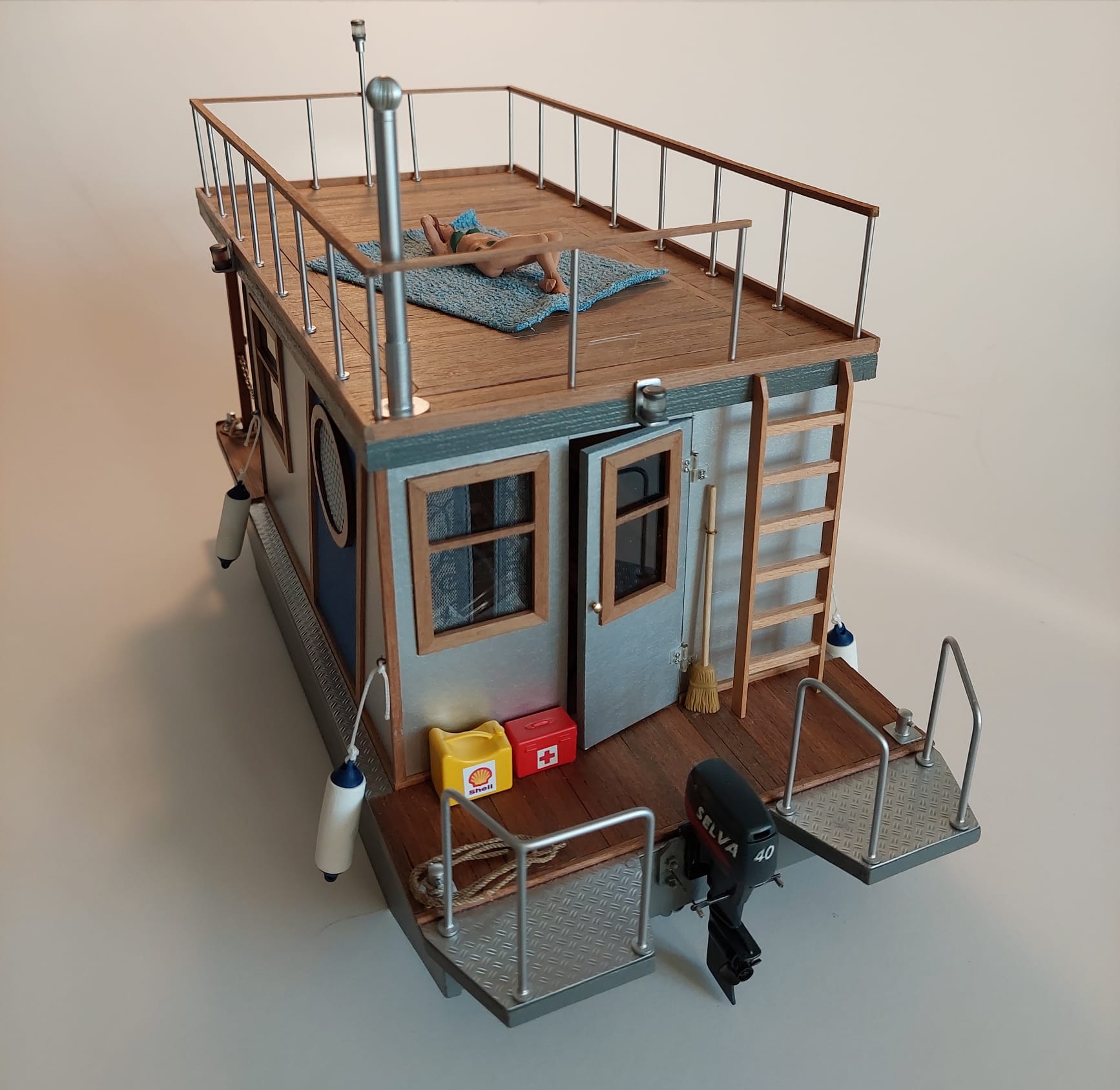 Mit Motor und Steuerung - remute controlled boat