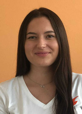 Lea Vojinovic is completing her three-year training as a cosmetician EFZ with us and is currently in her 3rd year of training.