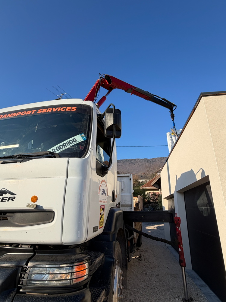 Services avec grue auxiliaire 