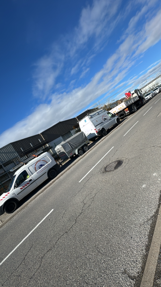 Terrassement, démolition espace vert évacuation de terre gravats , levage avec grue auxiliaire, services divers ⚒️🚛