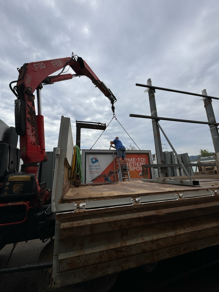 Pose de panneau KFC 🚛⚒️