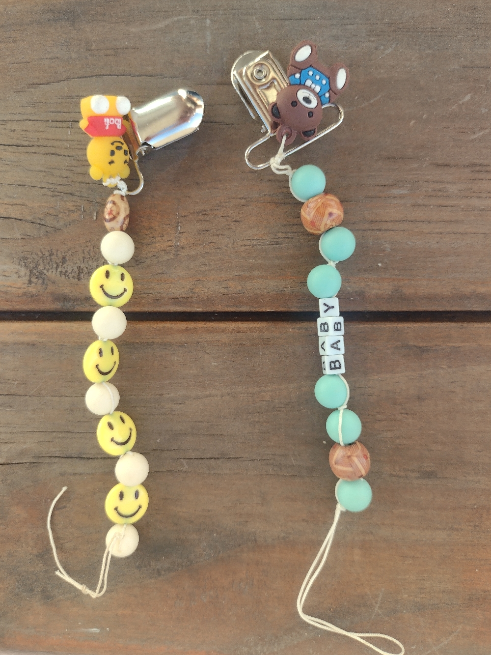 Porta chupetes $200