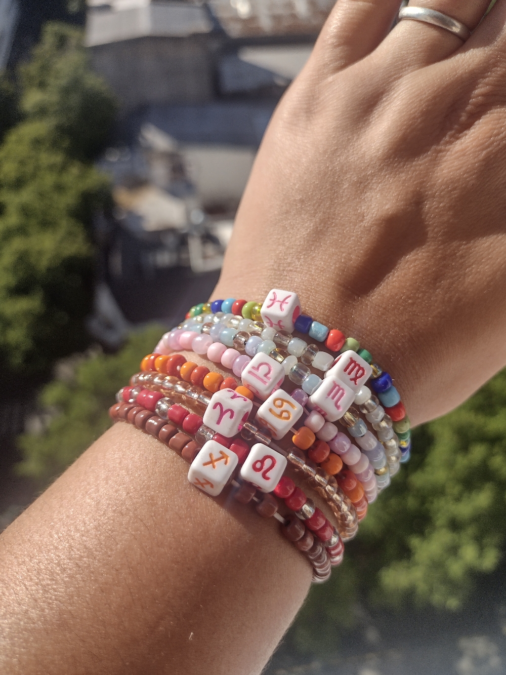 Pulseras del zodiaco, $250