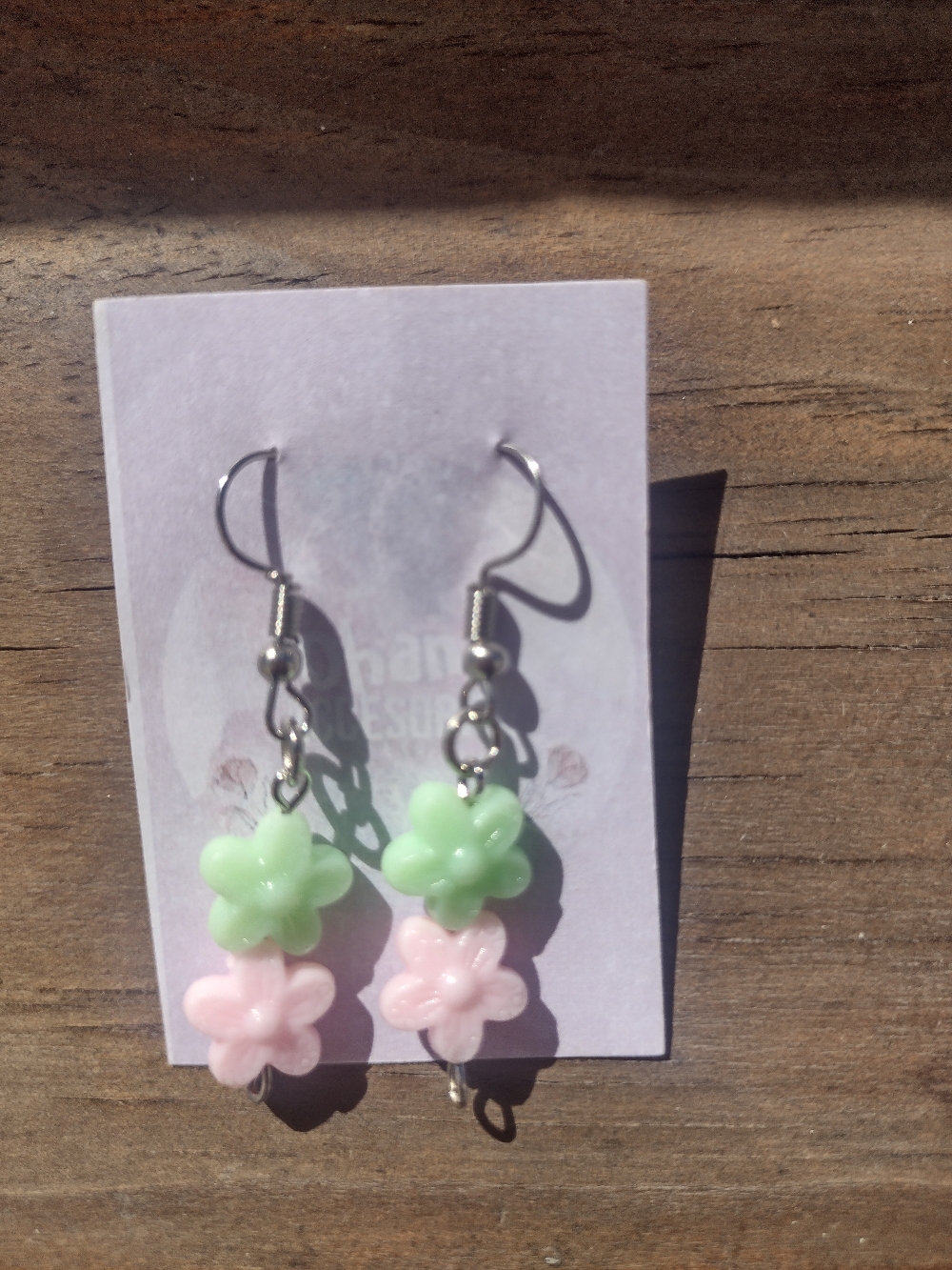 Disponibles en verde y rosa, rosa y blanco, blanco y lila 