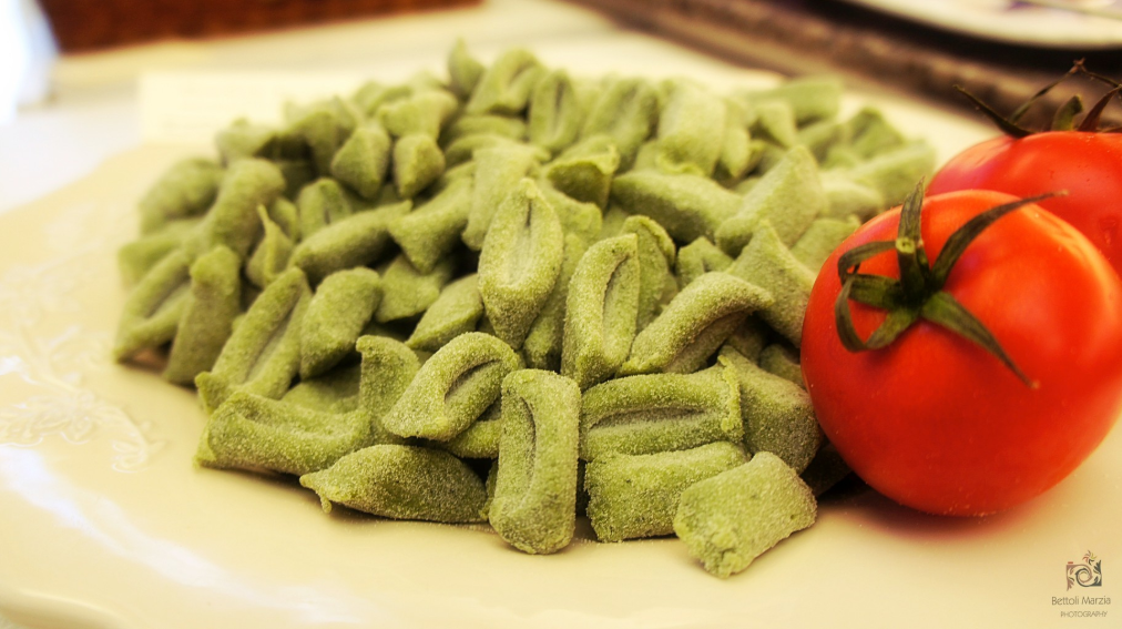 Barchette  agli Spinaci - 1 kg - 13,90 €