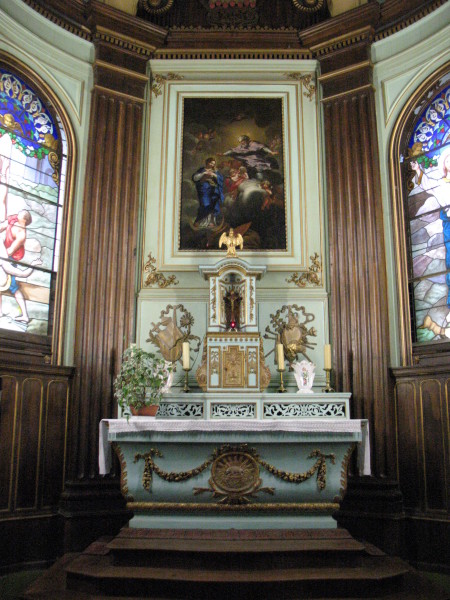 L'autel a retouvé son décor original en 1980 ( Photo f. H )