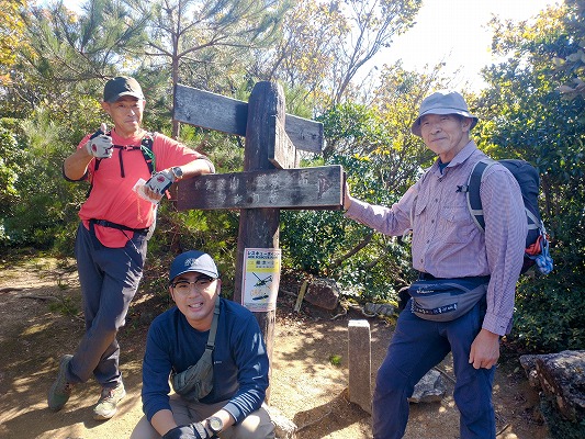 ヤケ山山頂。