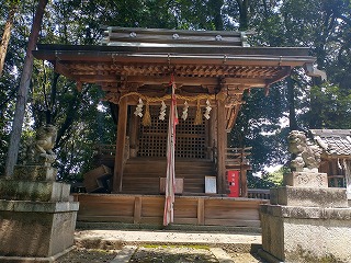 清瀧宮で昼休憩。珍しい狛犬さんがいましたよ。