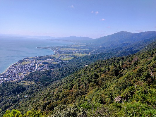 鳶岩からの絶景。とっても気持ちのいい場所です。
