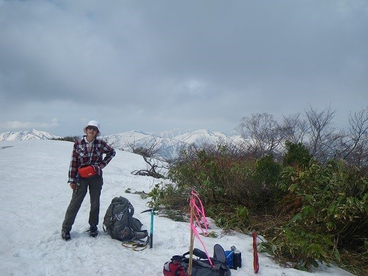 芦倉山頂。ここも藪が出てます。