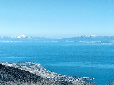遠く白山、中央アルプスまで望めます。