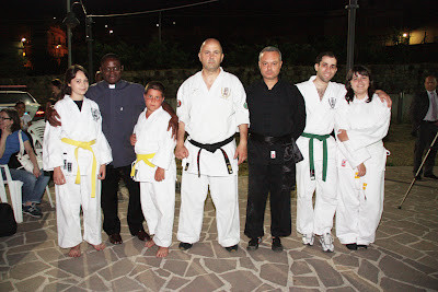 Da sinistra: Fazio Flavia, Padre Nestor Florent Adjè, Arcudi Francesco, Cuzzocrea Francesco, Fazio Antonio, Aloi Alberto, Marino Lucia