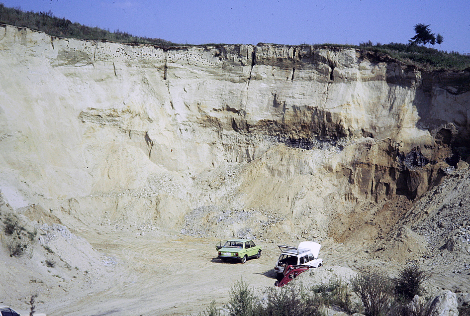 Abb. 2: „Historische“ Aufnahme der Sandgrube DUMERTH ...