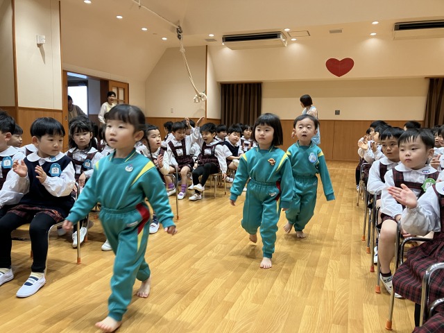 3歳児クラスの入場