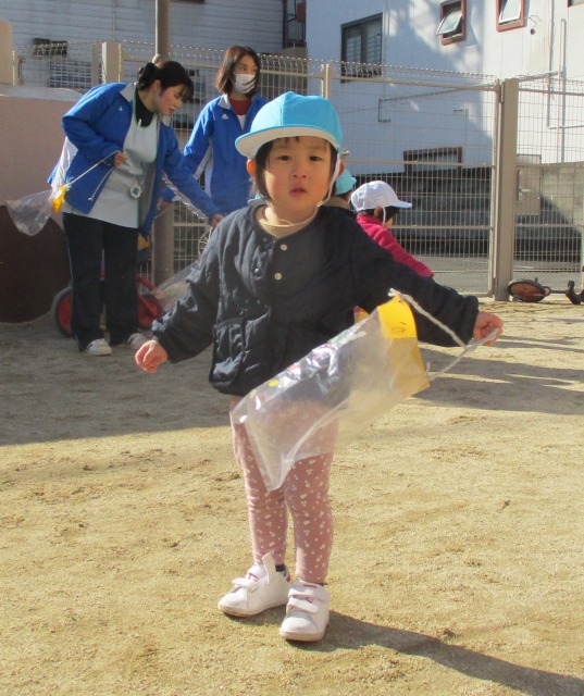 ビニール袋に風を入れよう♡