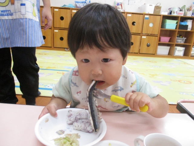 大きな口でぱくり