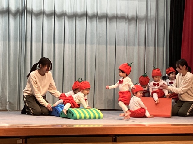 ②０歳児「いちごさんたちの大冒険」