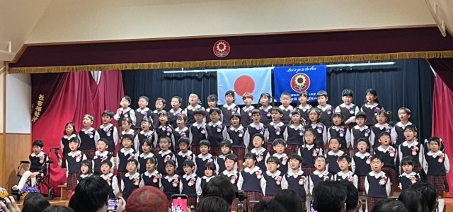65名によるうた<br>「Say!good-bye～明日をみつめて～」「さよならぼくたちの児童センター」