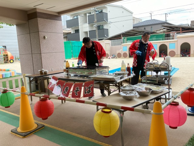 やきそば屋さん準備中