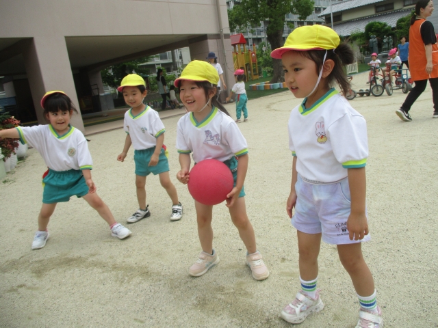中当てに挑戦！少しずつルールを理解してきています。