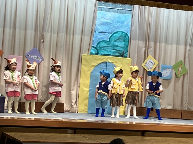 ⑥２歳児「ねこのおいしゃさん」