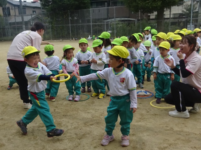 初めてのリレーにも挑戦！バトン渡しもバッチリ