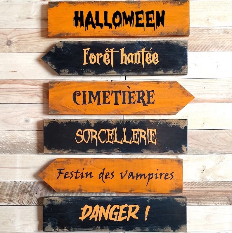 Pancartes et flèches en bois de palette, à personnaliser pour une décoration d'Halloween intérieure ou extérieure