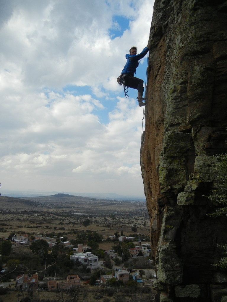 ALCOCER rock climbing Mexico