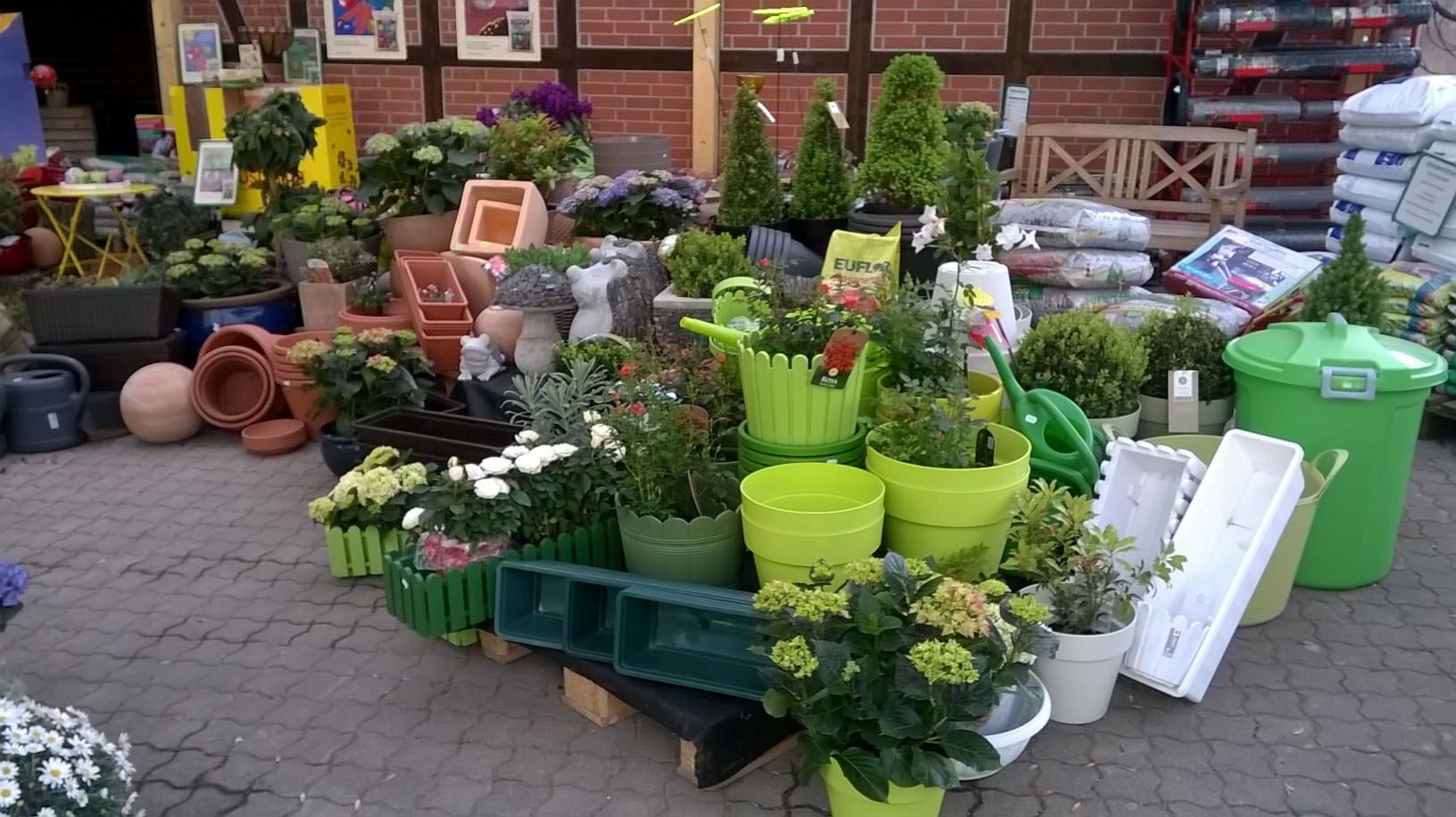 Gartenbedarf Mühlenladen, Tierfutter, Haus und