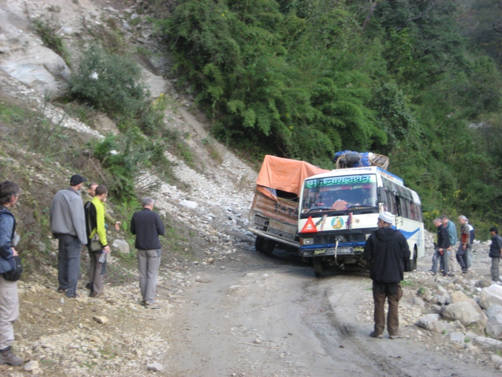Klassische nepalesische Verkehrssituation