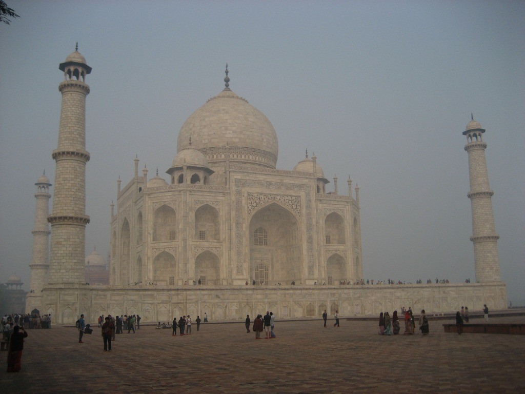 Taj Mahal mit etwas weniger Smog
