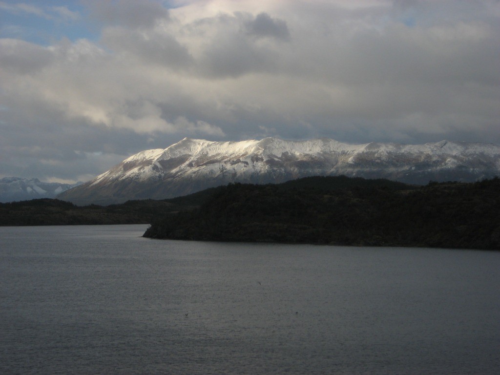 Die verschneiten Berge Patagoniens