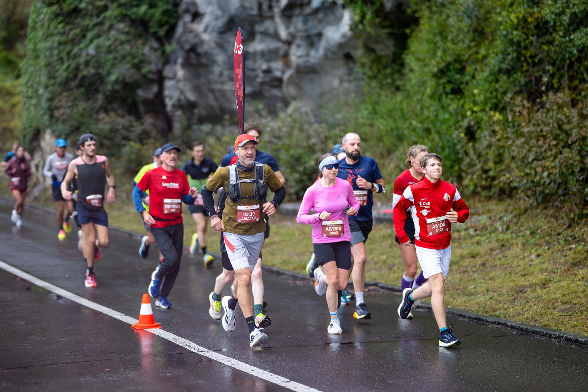 Rekordbeteiligung und Topzeiten auf neuer Marathonstrecke