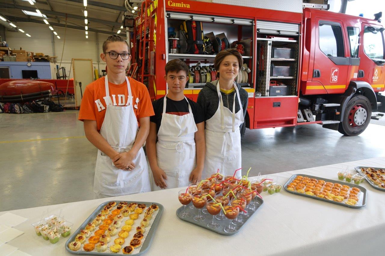 Les élèves de la classe de 3ème A de la SEGPA ont préparé un buffet plein de couleurs et de saveurs...