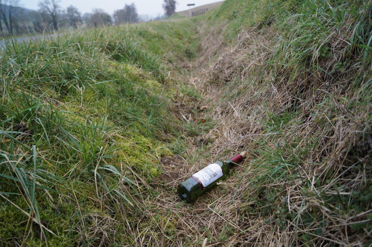 Un modèle rare : la bouteille et son bouchon.