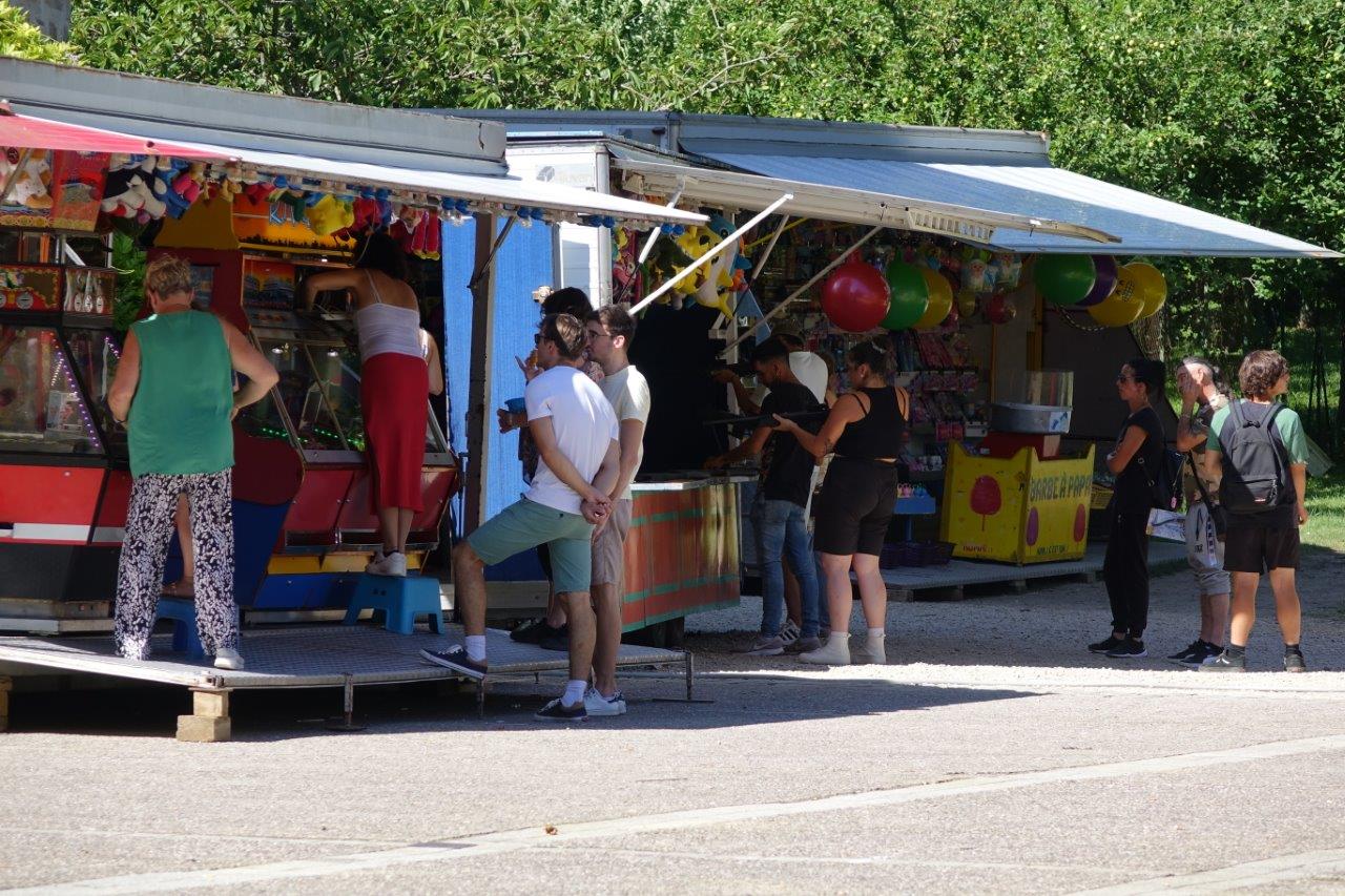 La fête foraine se poursuit cour arrière du Château...
