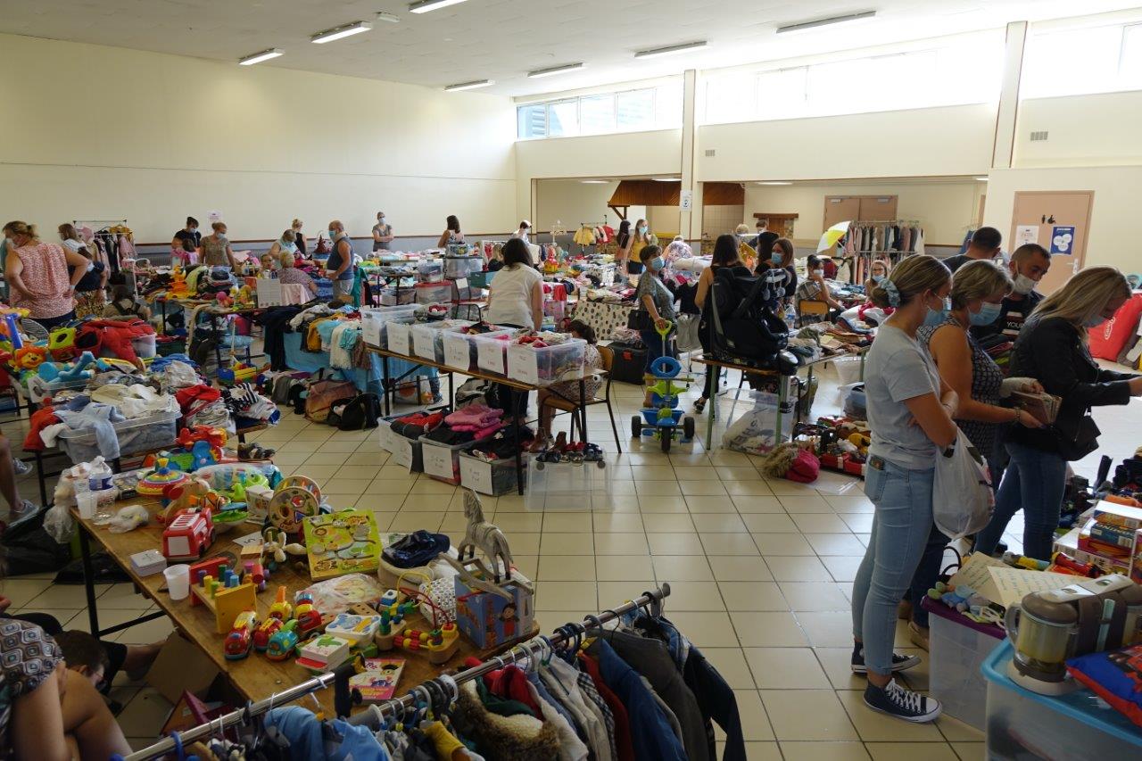 La brocante puériculture était associée au Forum.