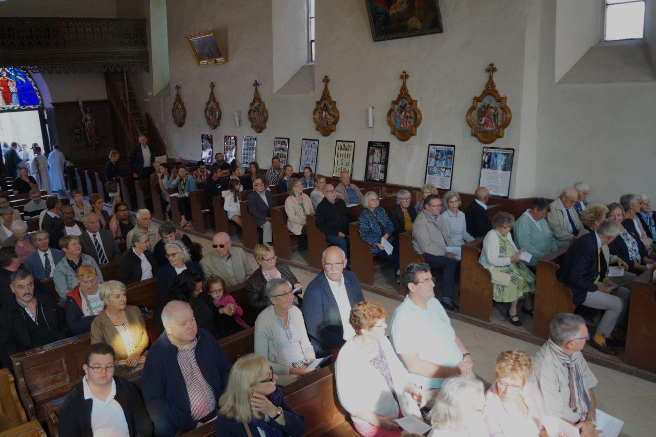 L'abbé Gandon fait salle comble en l'église Saint-Rémi de Condé-en-Brie.