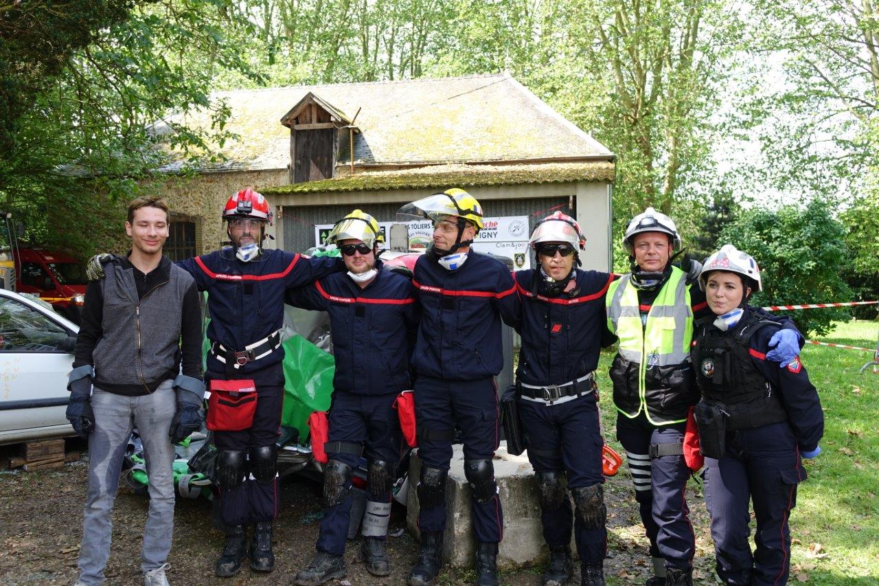 Pour leur première participation, les Tôliers 51 ont terminé 16ème sur 22 équipes lors du challenge national sapeurs-pompiers 2019, épreuve de désincarcération de secours d'urgence...