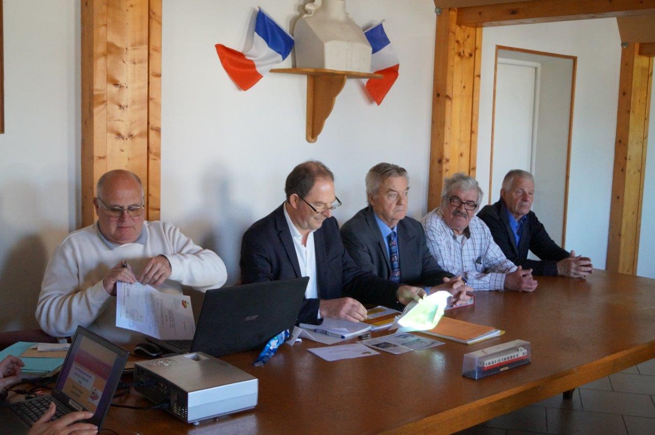De gauche à droite : Didier Nicolas, Yves Coquel, Dominique Platel, Alain Herblot et Jean-Louis Toupillier, figurent parmi les douze membres du conseil d'administration de TFBCO.