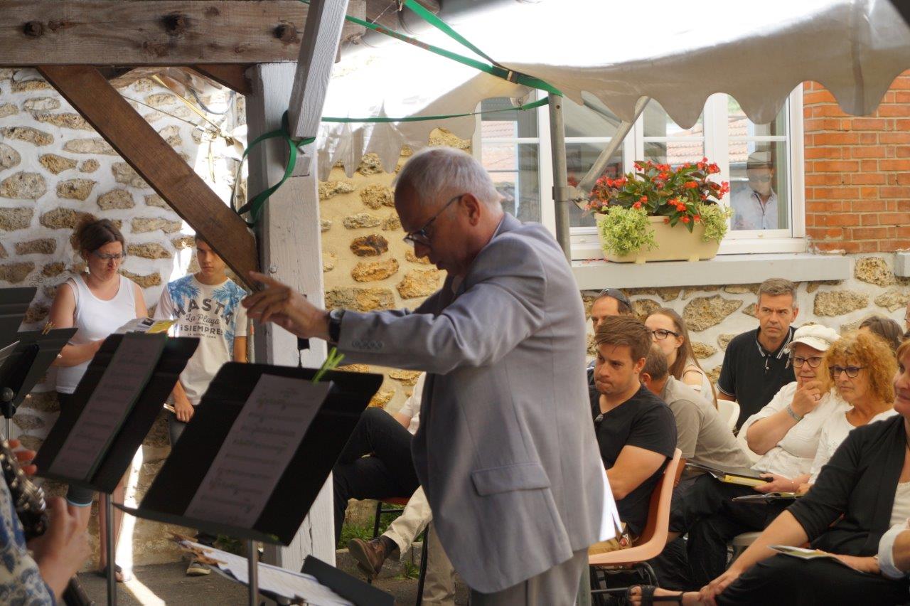 José Luton est le directeur de l'école intercommunale de musique de Crézancy et son antenne de Jaulgonne.