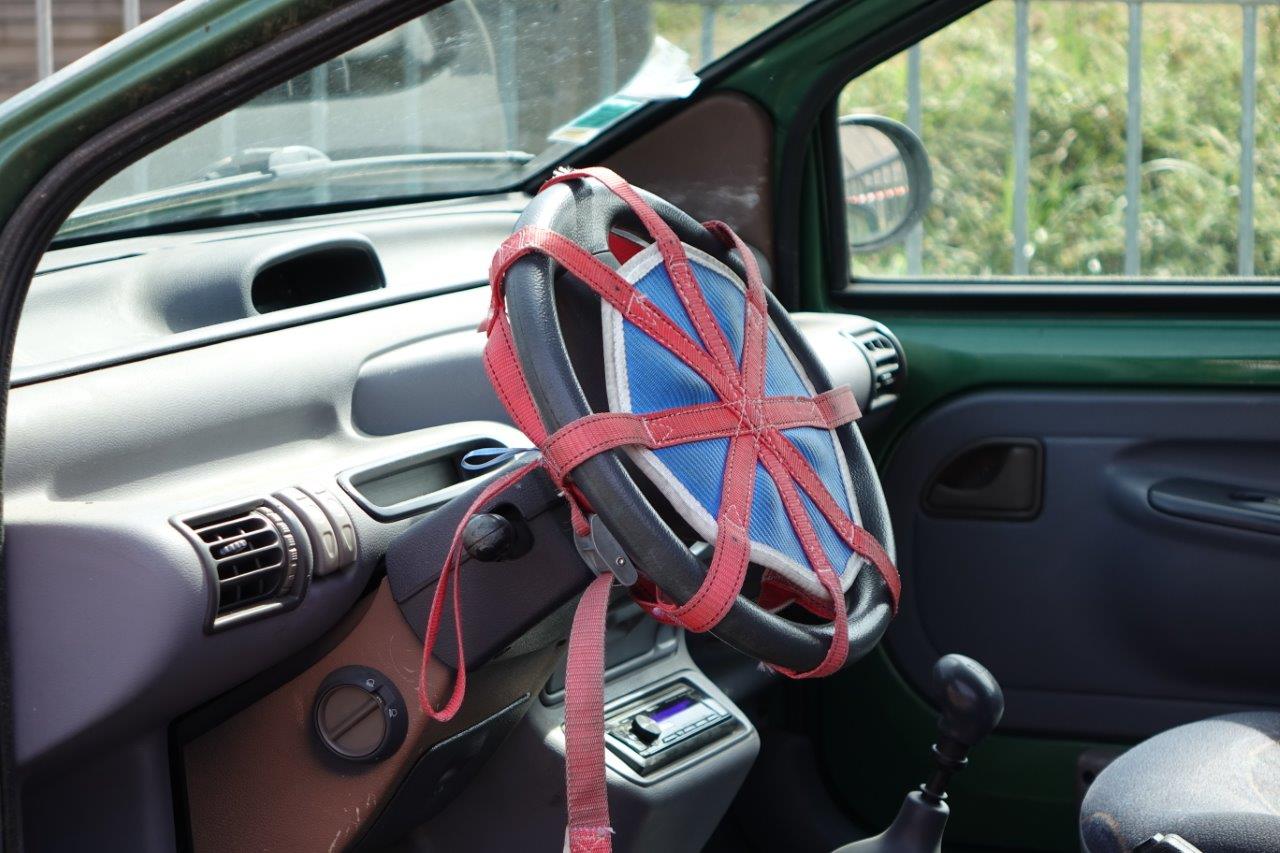 L'ensemble de protection anti déclenchement d'air bag de conducteur.