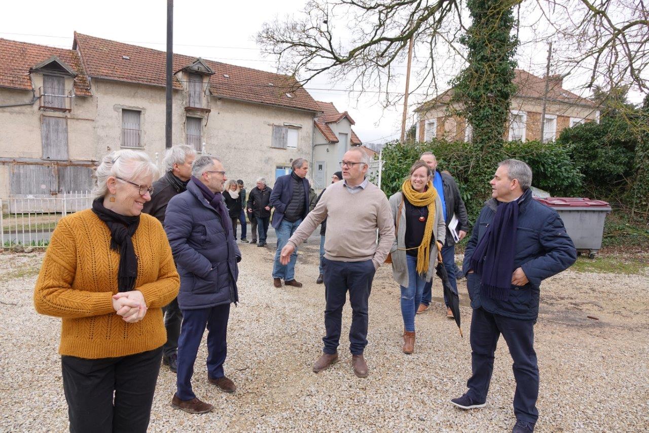 Fanny et Bertrand Fagot, des Canardises des 3 Vallées, ont accueilli Xavier Bertrand...