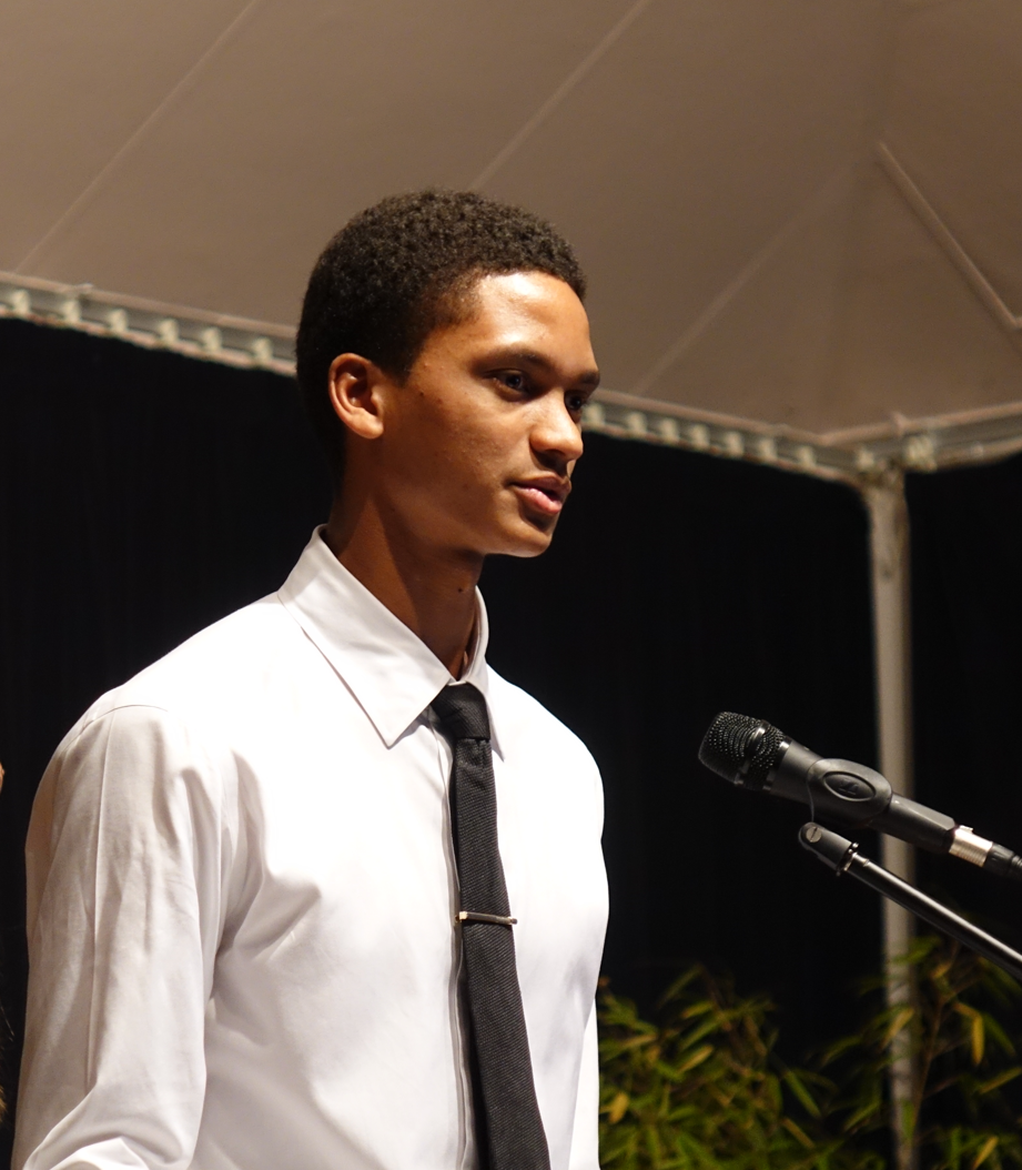 Le Laboureur et ses enfants pour ce jeune ambassadeur de la Francophonie.