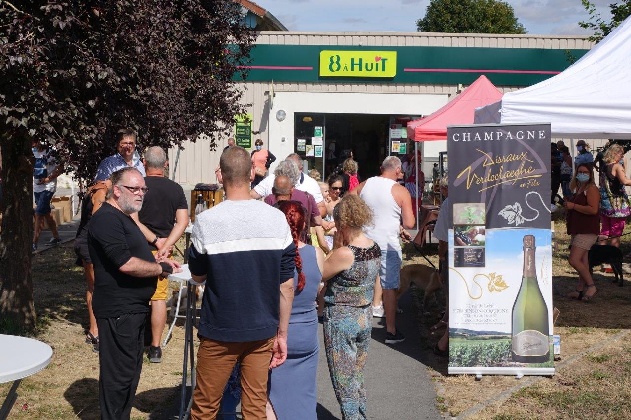 Le producteur Dissaux Verdoolaeghe et fils, de Binson-et-Orcquigny dans la Vallée de la Marne, proposait une pause effervescente.