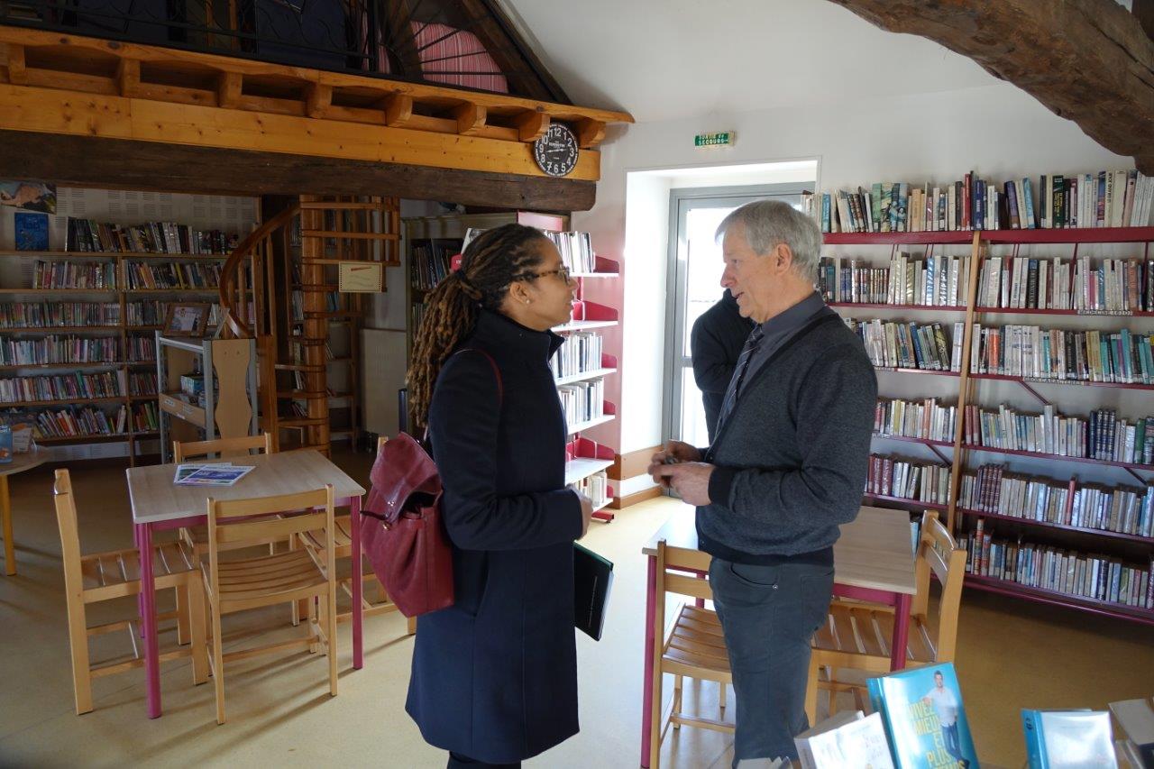 Ouverte le mercredi et le samedi, le bibliothèque municipale est pilotée par des bénévoles de la commune.